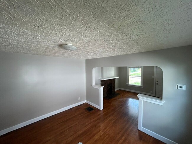 Building Photo - 1682-1684 Hearthstone Dr.