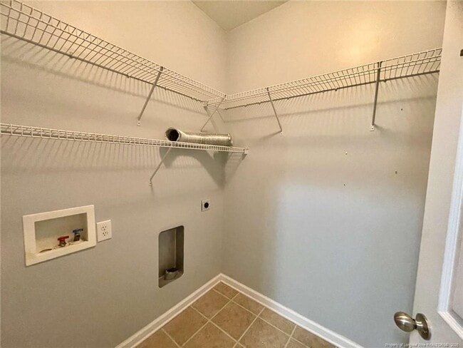 Building Photo - 635 Marshtree Ln