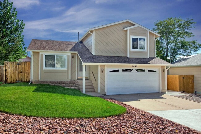 Primary Photo - Charming Colorado Springs Rental in Top Ra...