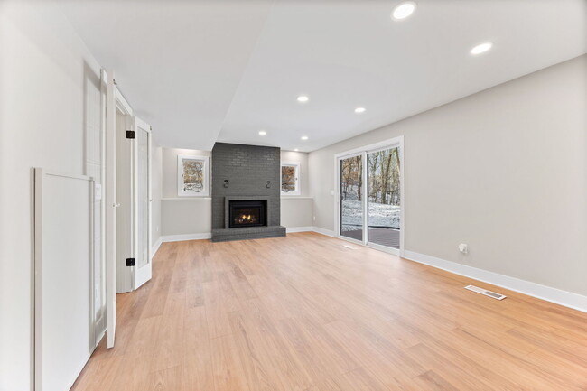 Lower level walkout family room - 17800 Frommes Cir