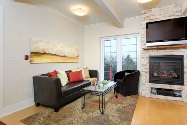 Building Photo - 1524 14th Ave S