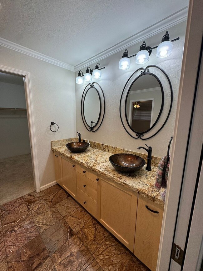 Building Photo - Lake View Retreat in Lake of the Pines – 3...