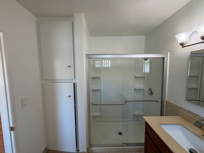 Building Photo - 2227 E Westport Dr