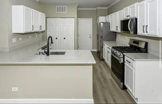 Building Photo - 206 Madison Dr
