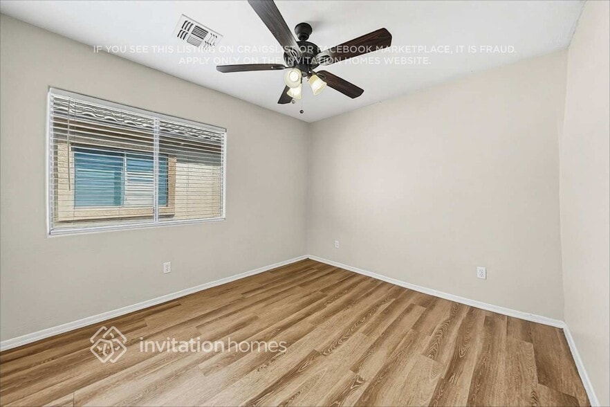 Building Photo - 43893 W Cowpath Rd
