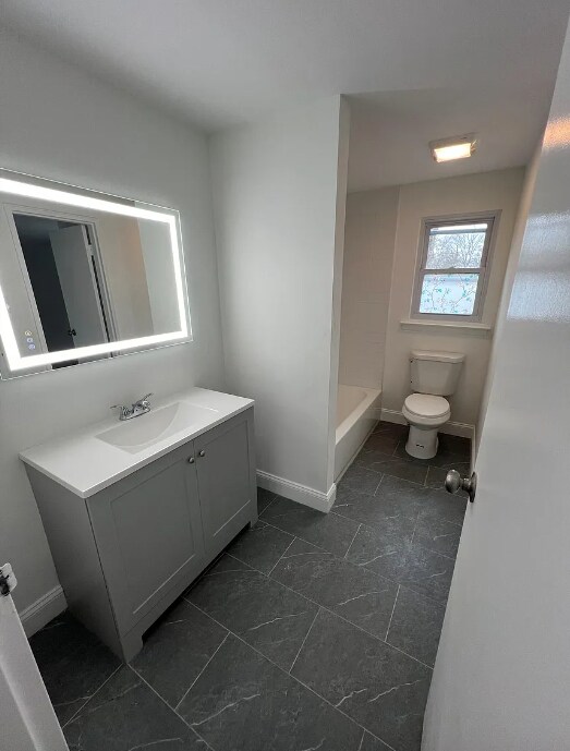 Building Photo - 331 Colonial Dr