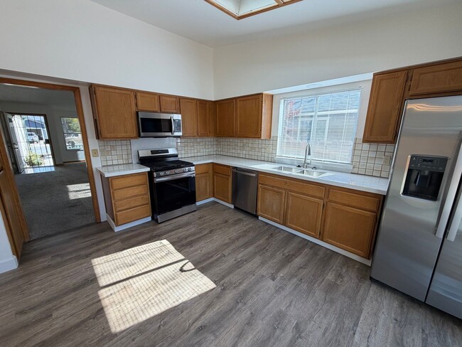 Building Photo - Cute 3 Bedroom Home in Sparks!