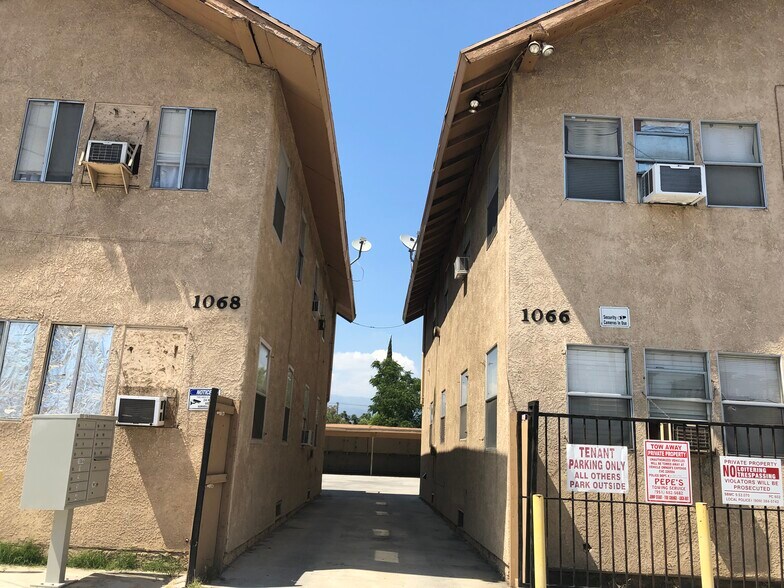 Building Photo - 1066 W 5th St