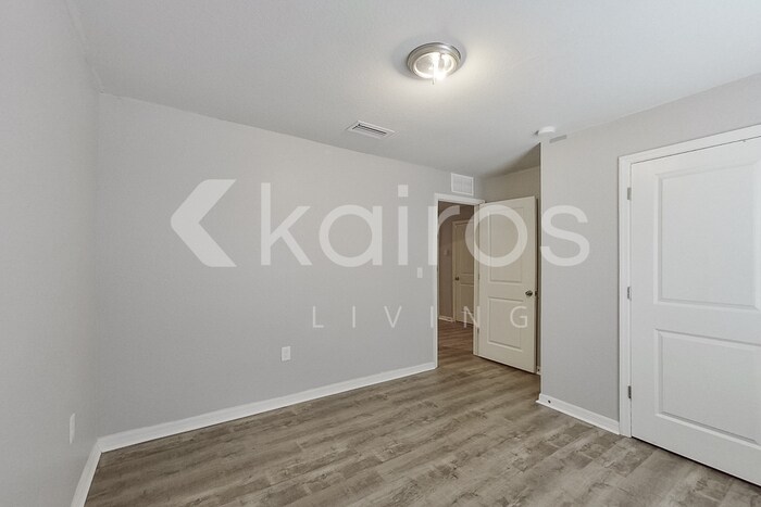 Building Photo - 2227 NW 11th Ct