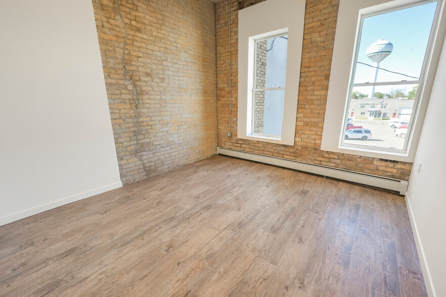 Bedroom - 225 N Sibley Ave