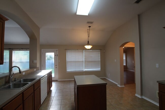 Building Photo - Coming Soon! 3 Bedroom 2 Bathroom Home in ...