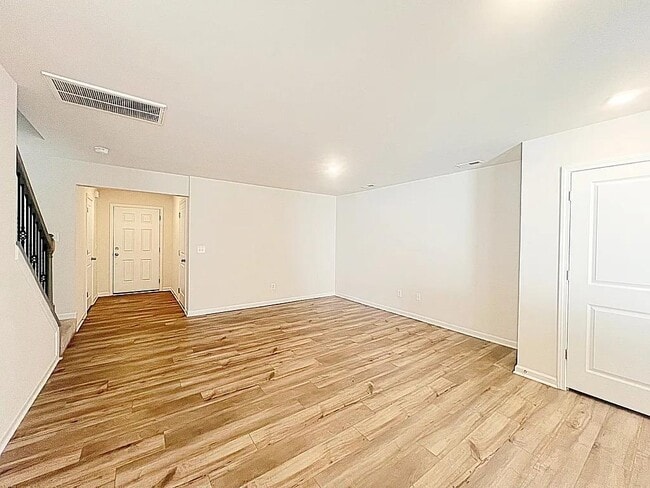 Building Photo - 922 Powder Crk Dr