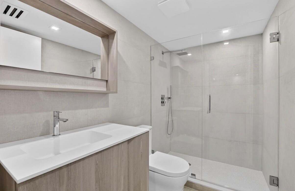 Building Photo - 7835 Lakeside Blvd