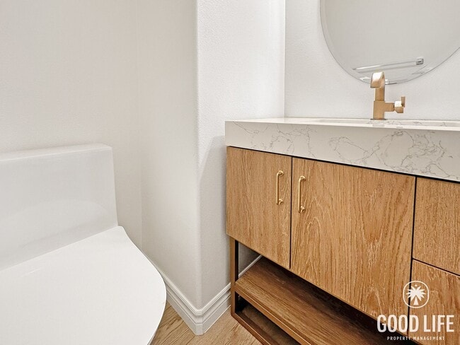 Building Photo - Highly Desired Irvine Living | 3-Bed, Office, Gated Community