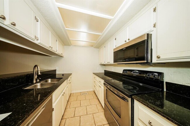 Building Photo - 12412 Chase End Ct