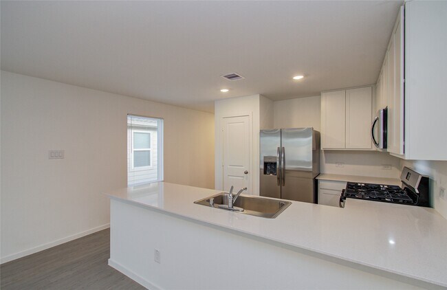 Building Photo - 25364 Carnation Ct