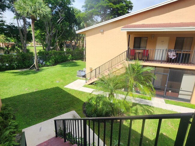 Building Photo - 6013 10th Ave N