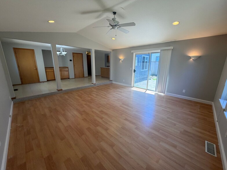 Building Photo - 7095 SW 99th Pl