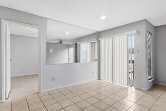 Building Photo - 3919 Fairmont Pkwy