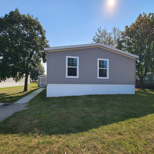 Building Photo - 3735 Pinoak St