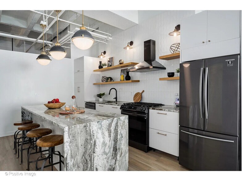 Building Photo - 20 N State St