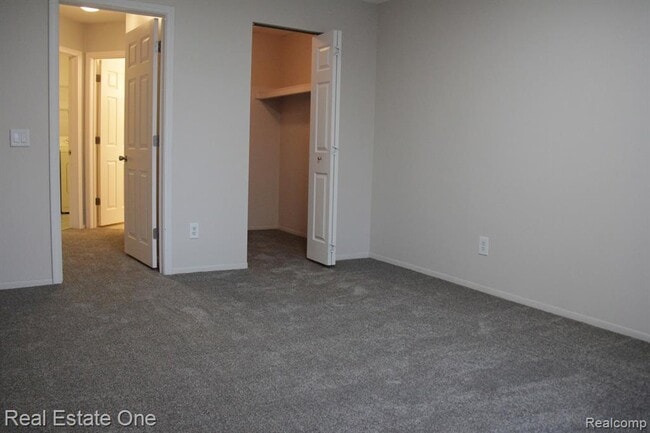 Building Photo - 21960 Indian Creek Dr