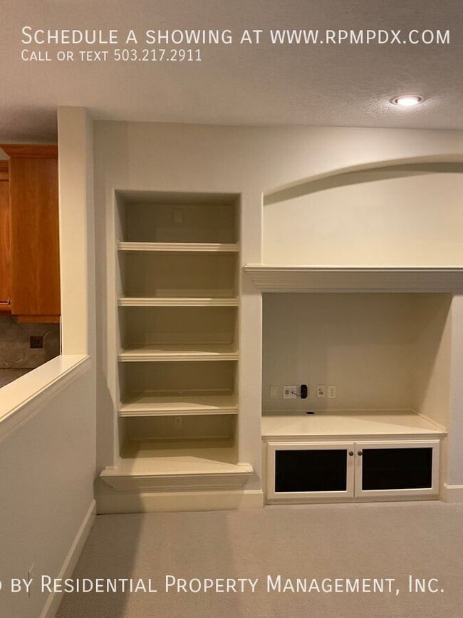 Building Photo - 18278 SW Santoro Dr