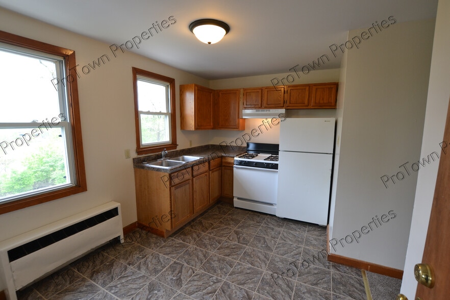 Building Photo - 26 N Broadway St