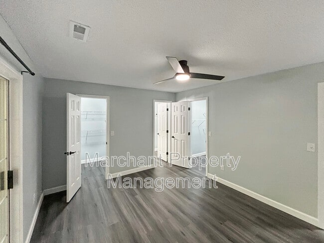 Building Photo - 210 Abigail Ln