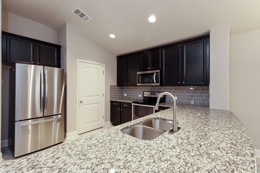 Building Photo - 11322 Charismatic