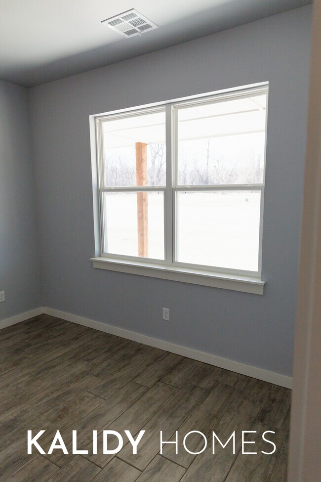 Building Photo - 306 Kirks Holw