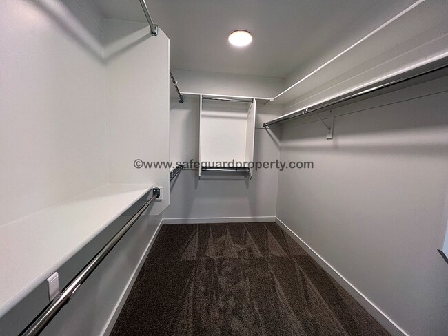 Building Photo - Newer 4 Bedroom Home in West Jordan