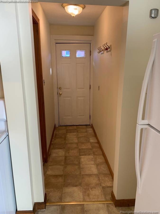 Building Photo - 96 Nichols Ave