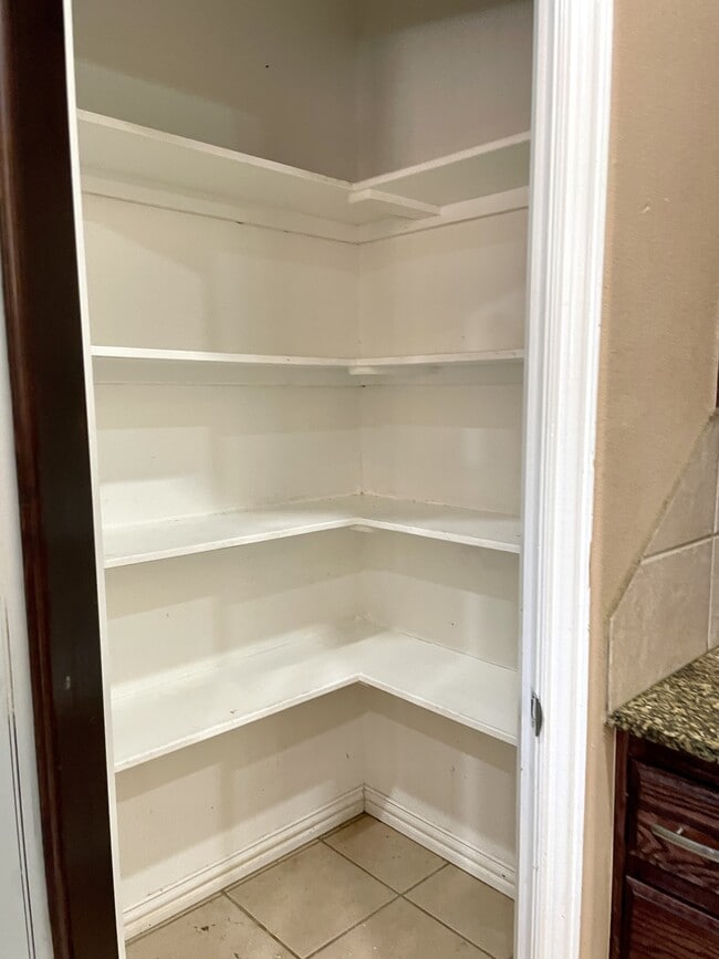 Building Photo - 408 Boggy Creek Dr