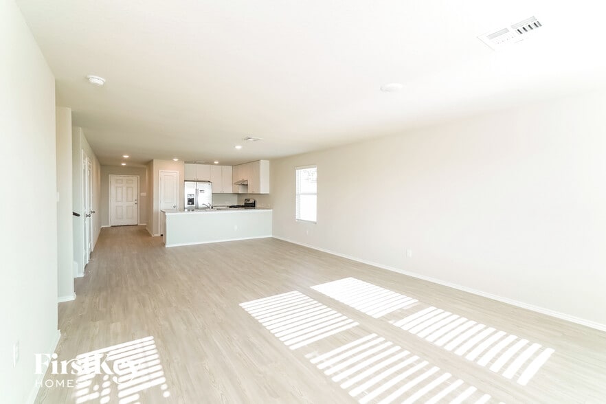 Building Photo - 13244 Rosemary Cove