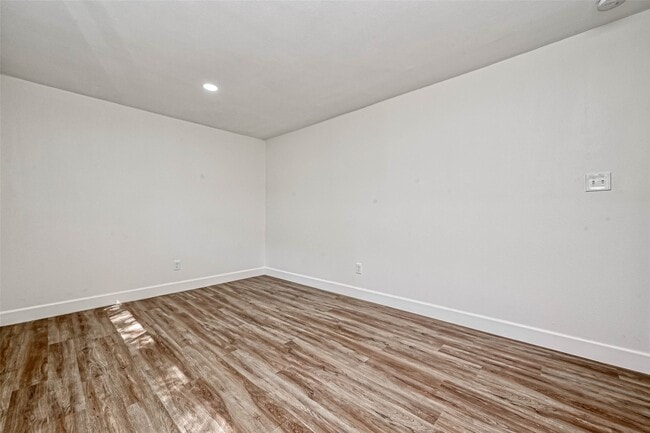 Building Photo - 5609 Denmark St