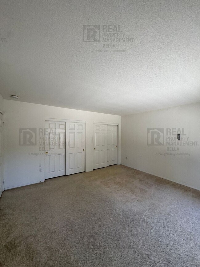 Building Photo - *55+ COMMUNITY* Charming 3 Bedroom, 2 Bathroom Home in Hemet