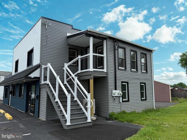 Building Photo - 266 W Ridge Pike