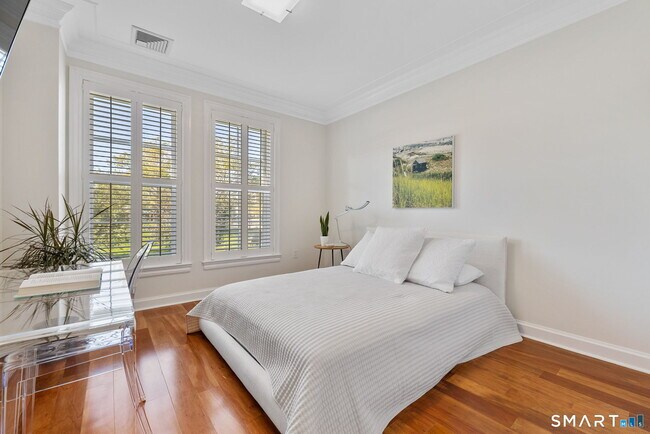 Building Photo - 85 Memorial Rd