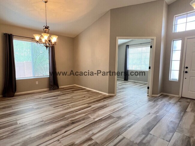 Building Photo - Three Bedroom home in Rancho Escondido