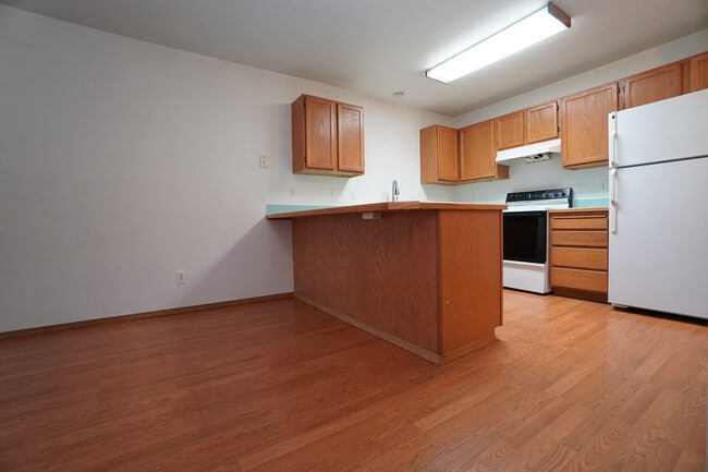 Building Photo - 82 3rd St