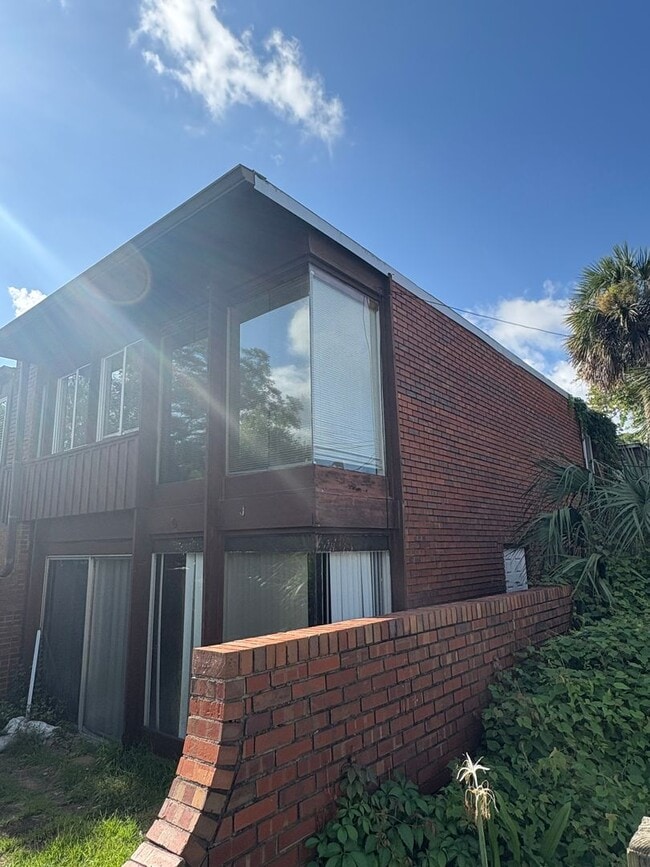 Building Photo - 3/2.5 Close to TMH and Governor Square