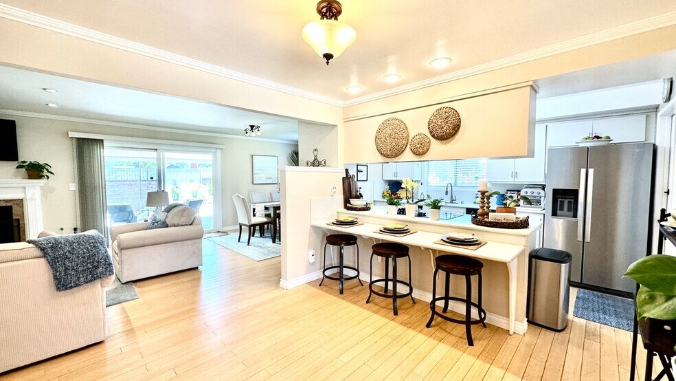 Building Photo - 11624 Paso Robles Ave