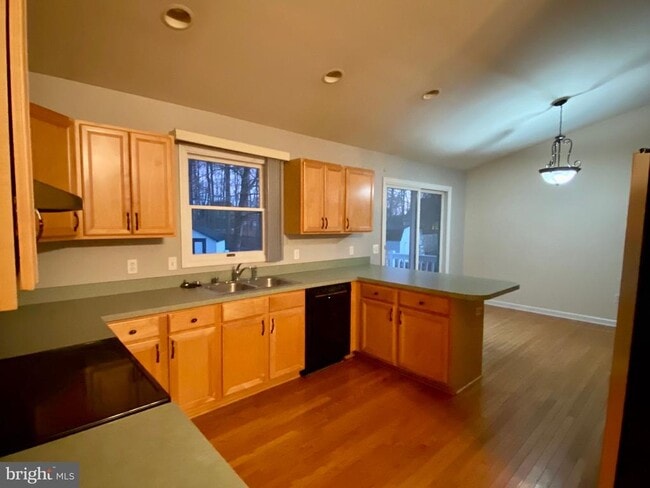 Building Photo - 702 Cloverfields Dr