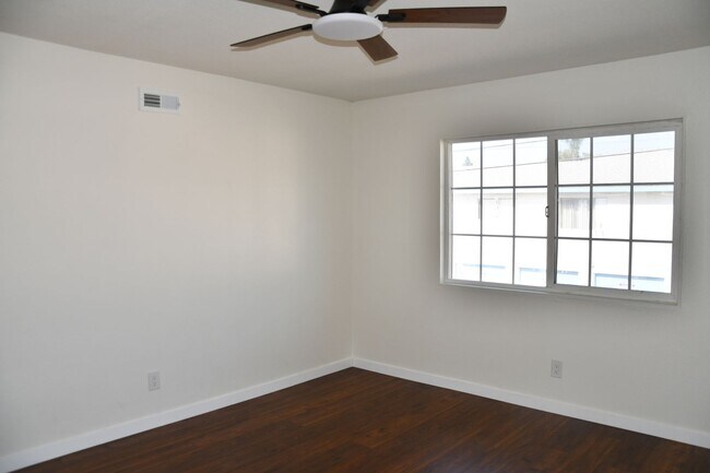 Building Photo - 12071 Laguna St