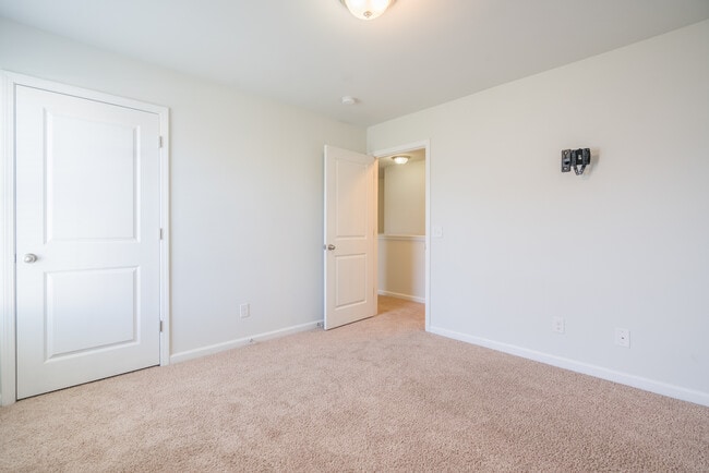 Building Photo - 135 Davila St
