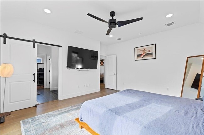 Building Photo - 4201 Clawson Rd