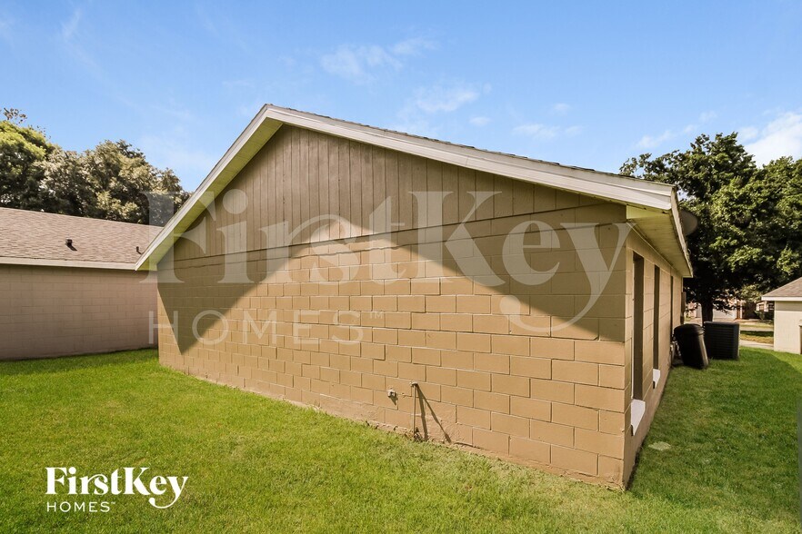 Building Photo - 7591 Groveoak Dr