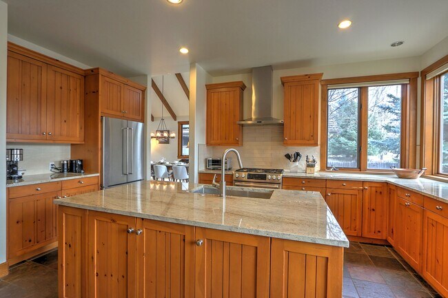 Building Photo - 408 Settlement Ln