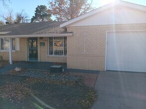 Building Photo - 3 Bedroom, 3 Bathroom Home! Schedule a Showing Soon!